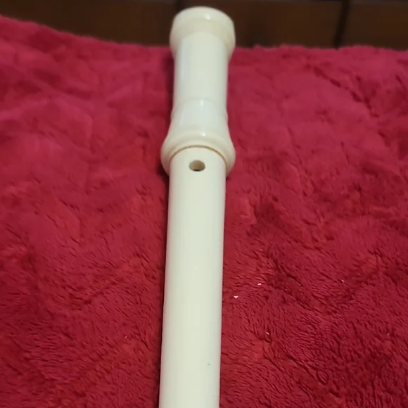 Cream Recorder Flute - Picture 6 of 8